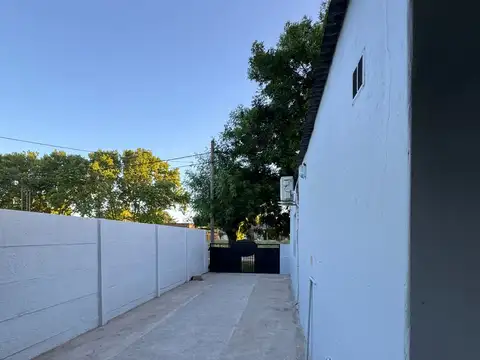 Casa dos hab, sobre Calle 37 100