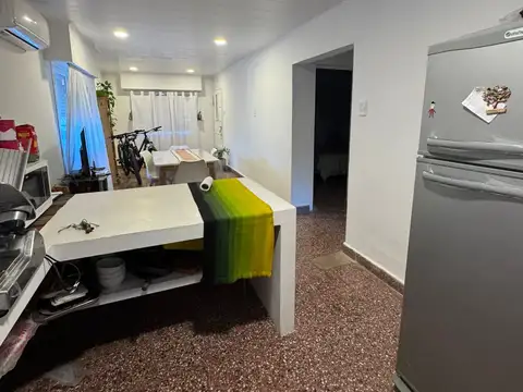 Casa dos hab, sobre Calle 37 100