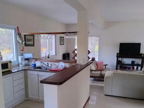 Casa 5 ambientes con 3 baños