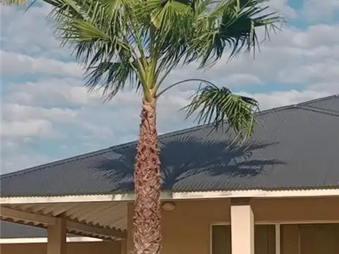 Casa en Venta con 20 cocheras