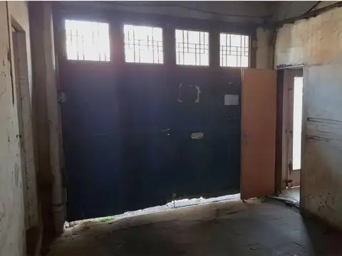 Lote con Casa 3mb 2 plantas Galpón 30 x 8,66