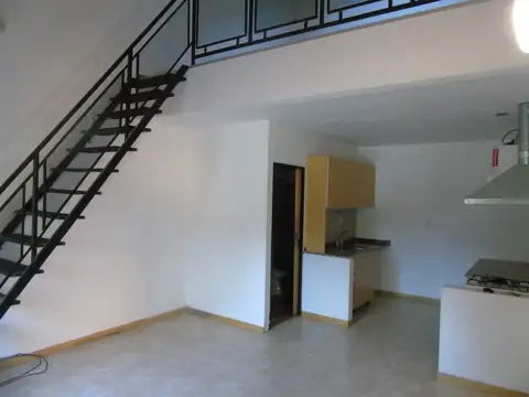 Depto Tipo Casa en Alquiler de 2 ambientes