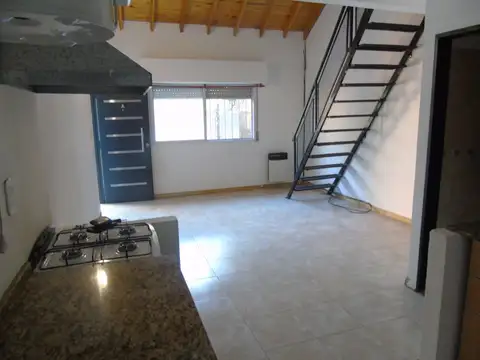 Depto Tipo Casa 2 ambientes con 1 baño