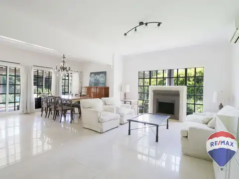 Pilar del Lago C.C Presidente Peron y Alcorta 2300