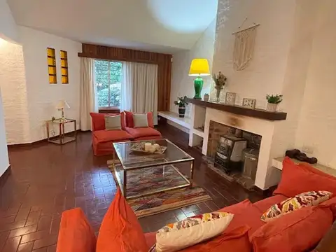 Casa 4 ambientes con 3 baños