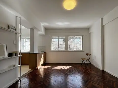 Manuela Pedraza 2400, Piso 1