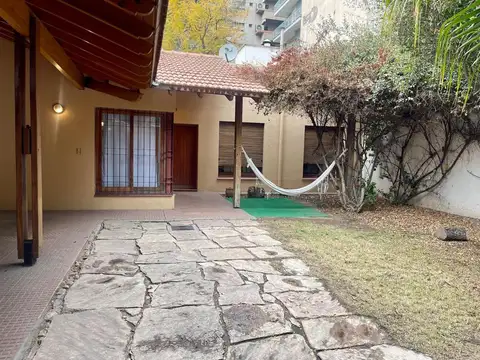 CASA EN VENTA CALLE 25 DE MAYO CIUDAD DE MENDOZA