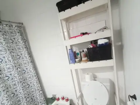 Casa 5 ambientes con 1 baño