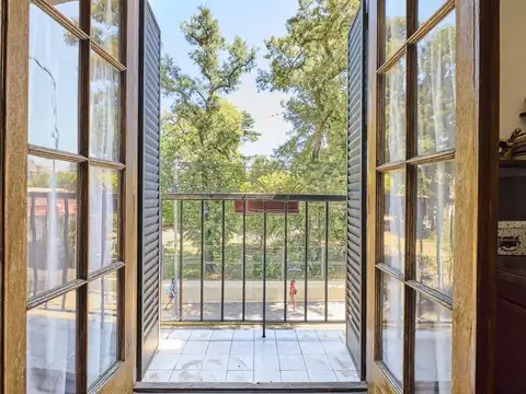 Casa 7 ambientes con 4 baños