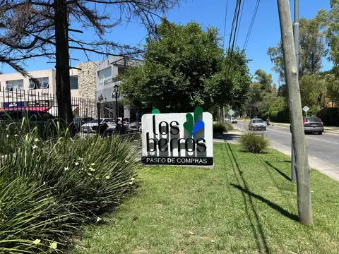 Alquiler oficina en Paseo Los Berros, Bella Vista