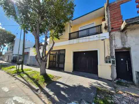 ALQUILER DEPARTAMENTO TIPO CASA DE 4 AMBIENTES