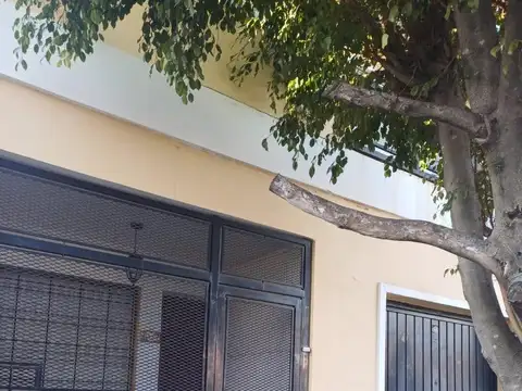 ALQUILER DEPARTAMENTO TIPO CASA DE 4 AMBIENTES