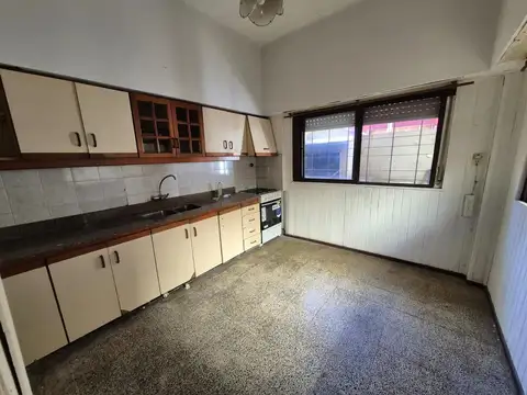 Depto Tipo Casa 4 ambientes con 2 baños