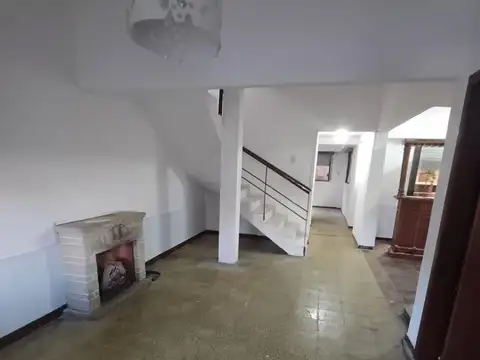 Depto Tipo Casa en Alquiler de 4 ambientes