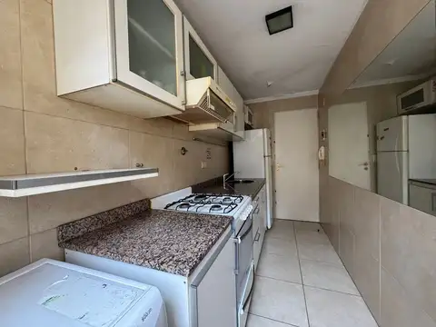 Dpto 2 ambientes en venta en Recoleta con balcón