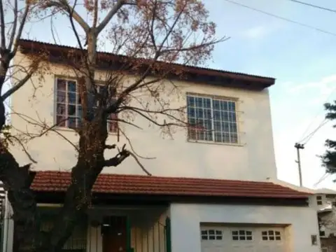 Casa VENTA - 3 dormitorios 1 baño - 225mts2 totales - Berazategui