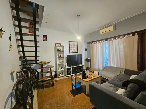 Depto Tipo Casa en Venta de 4 ambientes