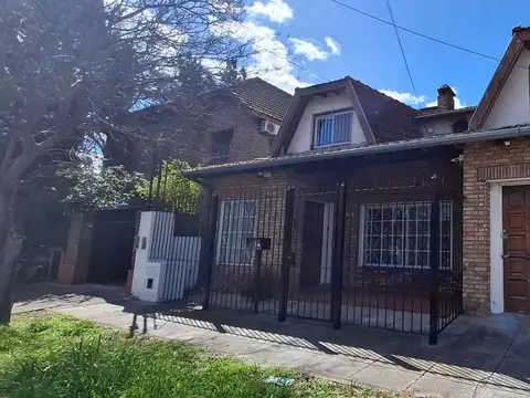 Casa 5 Amb. con Pileta, Quincho y Suite en Zona en Expansión