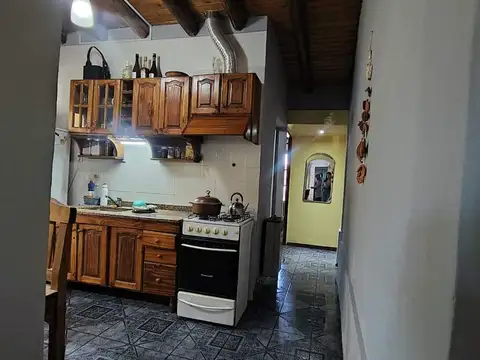 Casa 4 ambientes con 1 baño