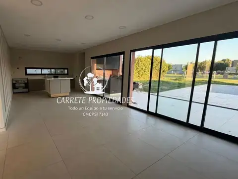 Casa 5 ambientes con 3 baños