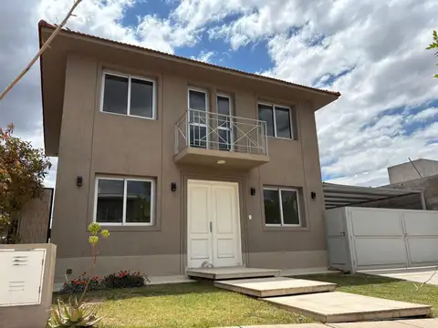 BARRIO LA BASTILLA - Regalado Olguin s/n -