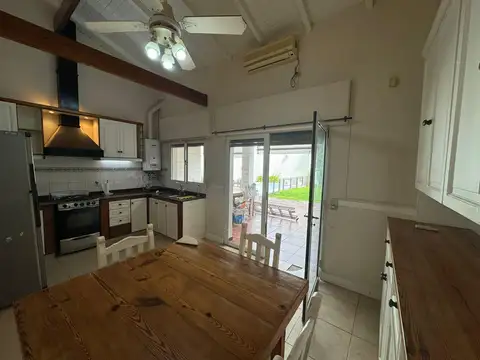 Casa 4 ambientes con 4 baños