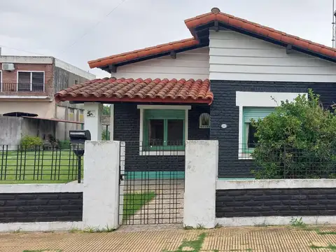 Casa en Venta en Castelar, USD 170.000