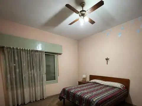 Casa 5 ambientes con 1 baño