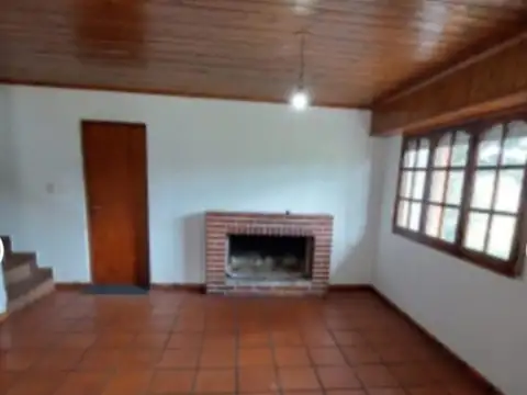 Casa en venta - 3 Dormitorios 2 Baños - 535Mts2 - Colinas Verdes