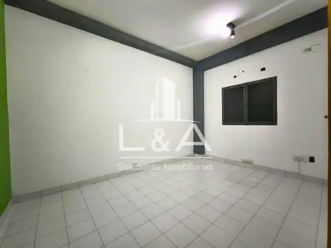 EN ALQUILER OFICINA 3 AMBIENTES EN EL CENTRO