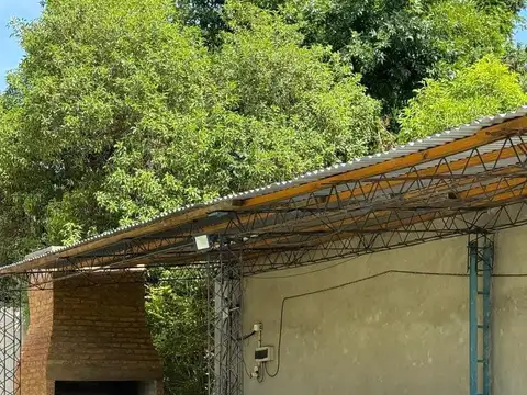 Casa 3 ambientes con 1 baño