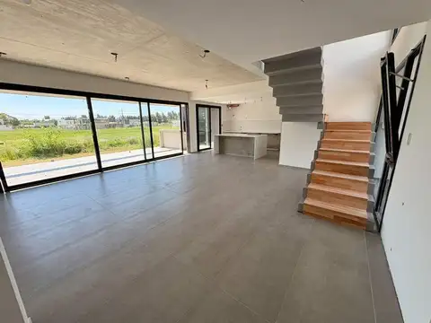 CASA EN VENTA EN GORINA A ESTRENAR