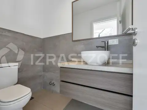 Casa en VENTA sobre lote central en Ayres Plaza