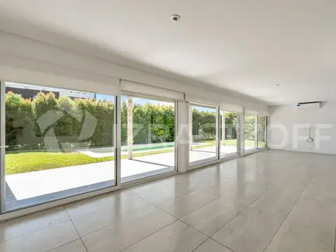 Casa en Venta en Ayres Plaza, USD 530.000