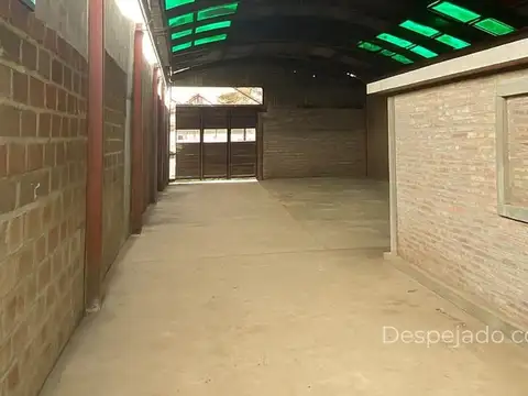 VENTA TERRENO 10X46 CON GALPON Y OFICINA EN LUJAN