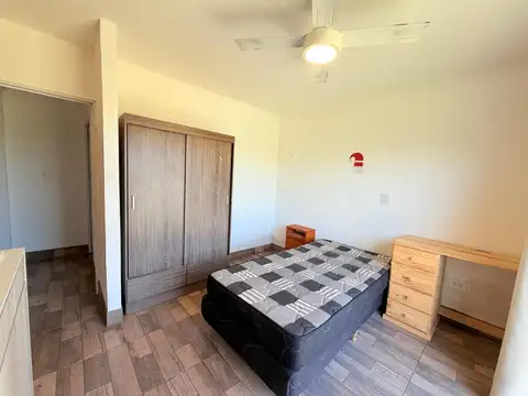 Casa de tres dormitorios con pileta