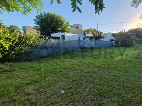 Lote en venta en Villa Catalina – 400 m² con escritura