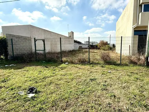 Terreno en Venta 25  mts Fondo