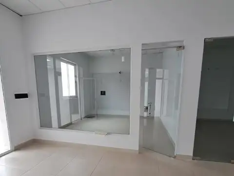 Locales Comerciales en Alquiler Galeria CM  s/ Cabred