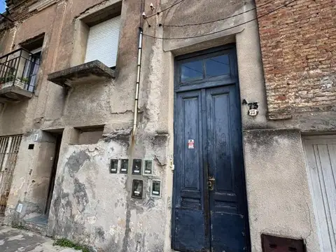 PH en Venta en el Centro de Campana con patio y parrilla