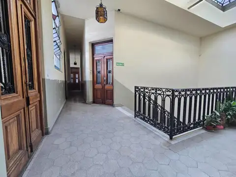 Cochabamba 1500, Piso 1