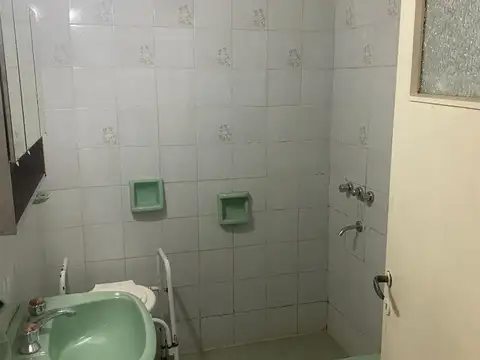 HERMOSO DEPARTAMENTO EN VENTA, TRES AMBIENTES CON TERRAZA 