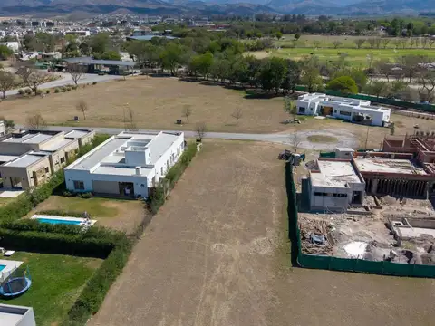TERRENO EN VENTA EN JARDINES DE SAN LORENZO