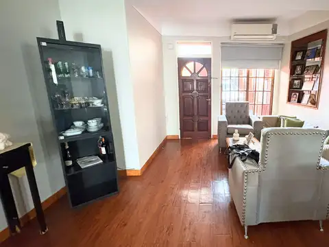 Depto Tipo Casa en Venta en Flores, USD 190.000