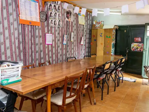 Casa en Venta con 3 cocheras