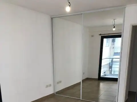 DEPARTAMENTO 2 AMBIENTES CON COCHERA