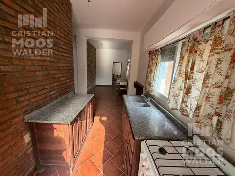 Casa en Venta con 4 cocheras