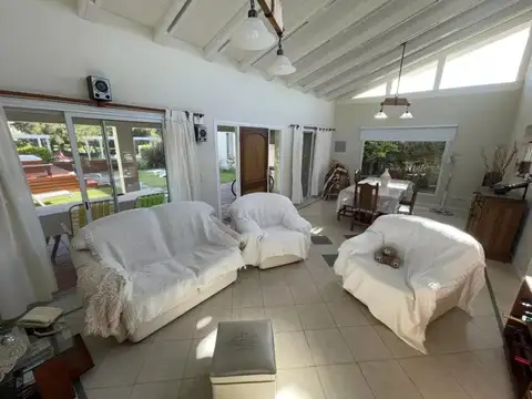 Casa 4 Ambientes a la venta, en Golf Country Club Chascomús