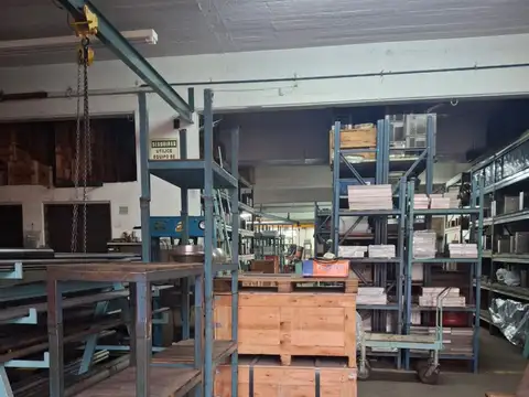 VENTA DE INDUSTRIA + VIVIENDA |