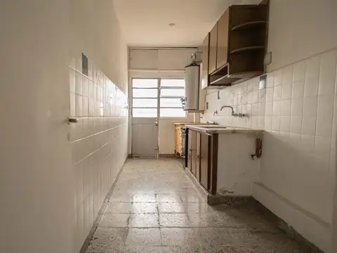 Oficina en Alquiler de 2 Ambientes en Martinez con Balcón y Patio
